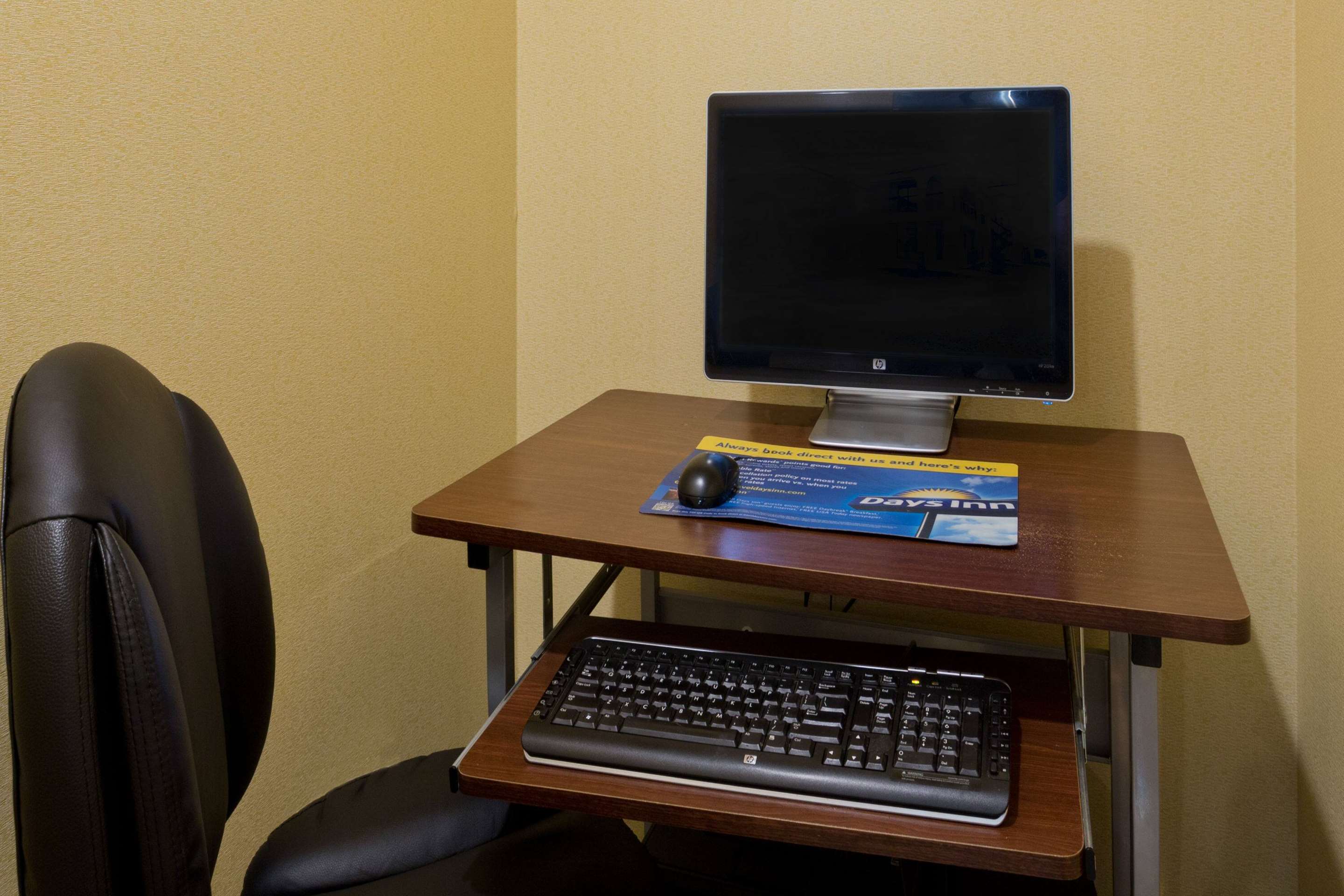 Business Center | Days Inn by Wyndham Franklin