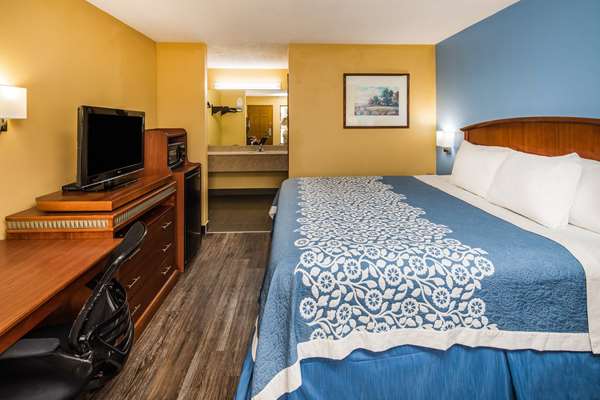  - Days Inn Fort Campbell Oak Grove - I-24, Exit 86