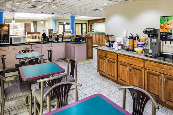  - Days Inn Fort Campbell Oak Grove - I-24, Exit 86