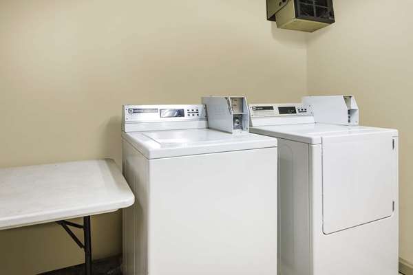 Amenities - Days Inn Fort Campbell Oak Grove - I-24, Exit 86