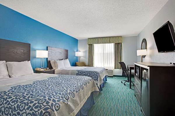  - Days Inn West Garland - I-635, Exits 11B & 12