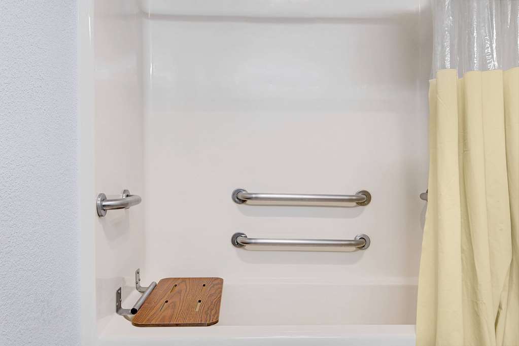 DAYS INN DALLAS GARLAND WEST-guestroom-Guest Room,Bathroom,Accessibility,On-Site.jpg