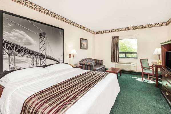  - Super 8 Hotel Windsor