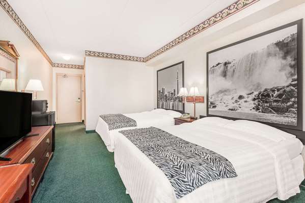  - Super 8 Hotel Windsor