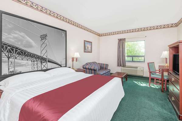  - Super 8 Hotel Windsor