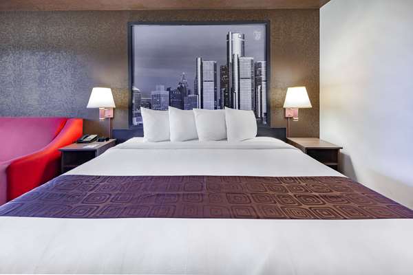  - Super 8 Hotel Windsor