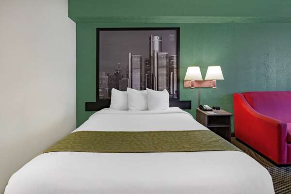  - Super 8 Hotel Windsor