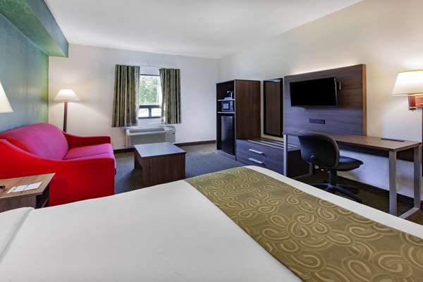  - Super 8 Hotel Windsor