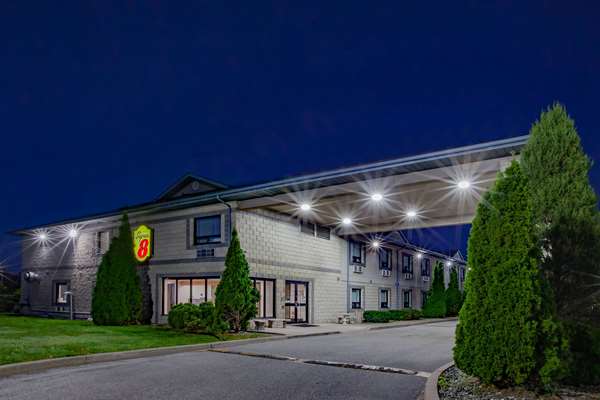 Exterior view - Super 8 Hotel Windsor