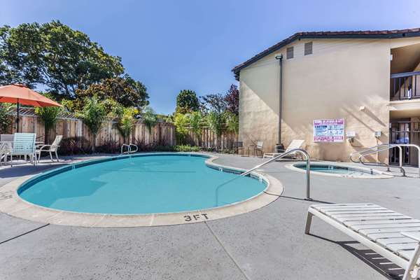 Pool - Ramada Hotel Mountain View