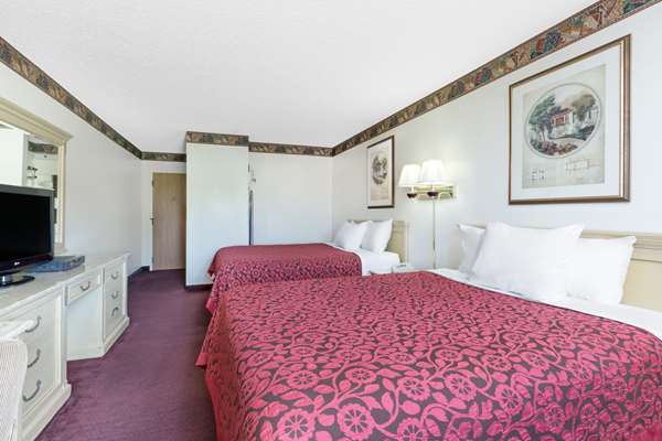  - Days Inn Concordia - I-70, Exit 58