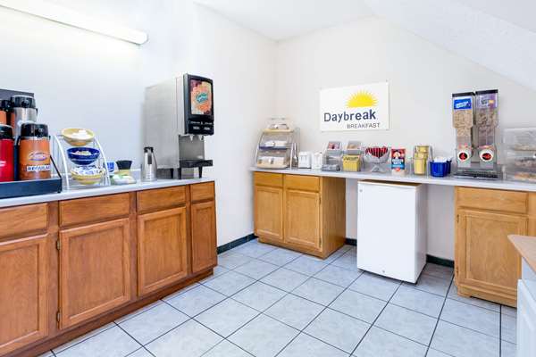  - Days Inn Concordia - I-70, Exit 58