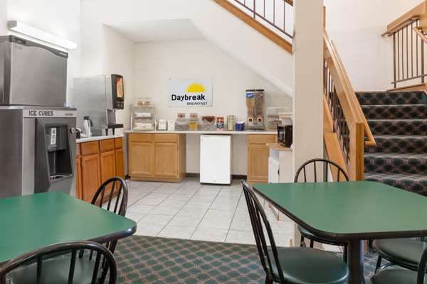  - Days Inn Concordia - I-70, Exit 58