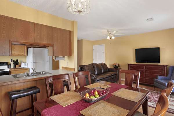 Suite - Days Inn Shepherd of the Hills Expressway Branson