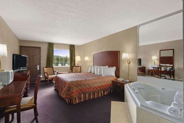 Suite - Days Inn Shepherd of the Hills Expressway Branson