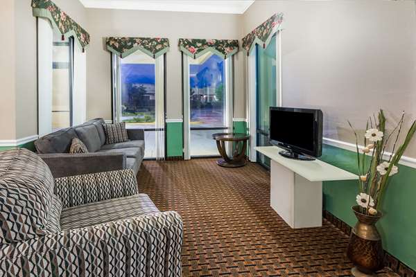  - Super 8 Motel Madison