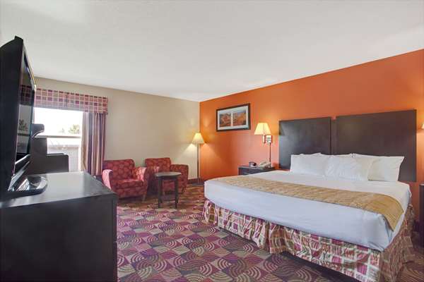  - Days Inn & Suites Ridgeland - I-55, Exit 103