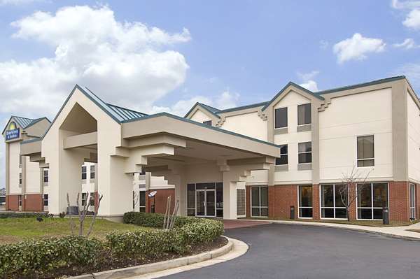 Exterior view - Days Inn & Suites Ridgeland - I-55, Exit 103
