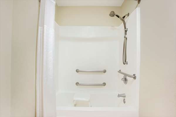  - Days Inn & Suites Ridgeland - I-55, Exit 103