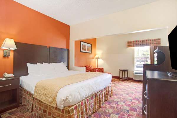  - Days Inn & Suites Ridgeland - I-55, Exit 103