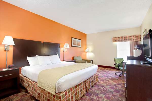  - Days Inn & Suites Ridgeland - I-55, Exit 103