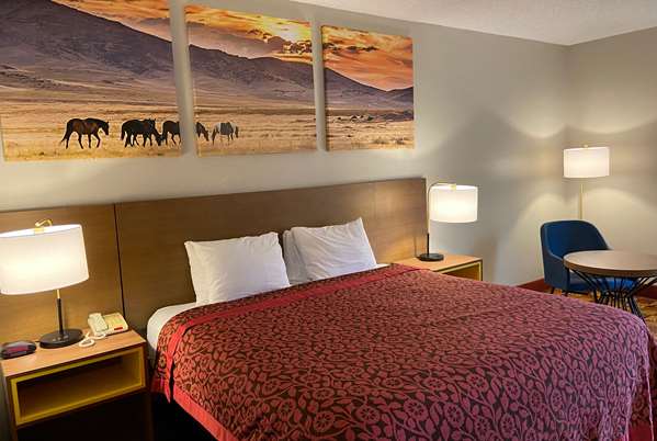  - Days Inn & Suites Ridgeland - I-55, Exit 103