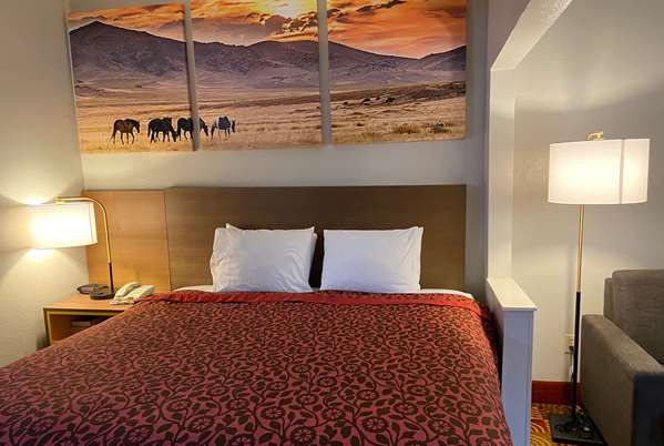  - Days Inn & Suites Ridgeland - I-55, Exit 103