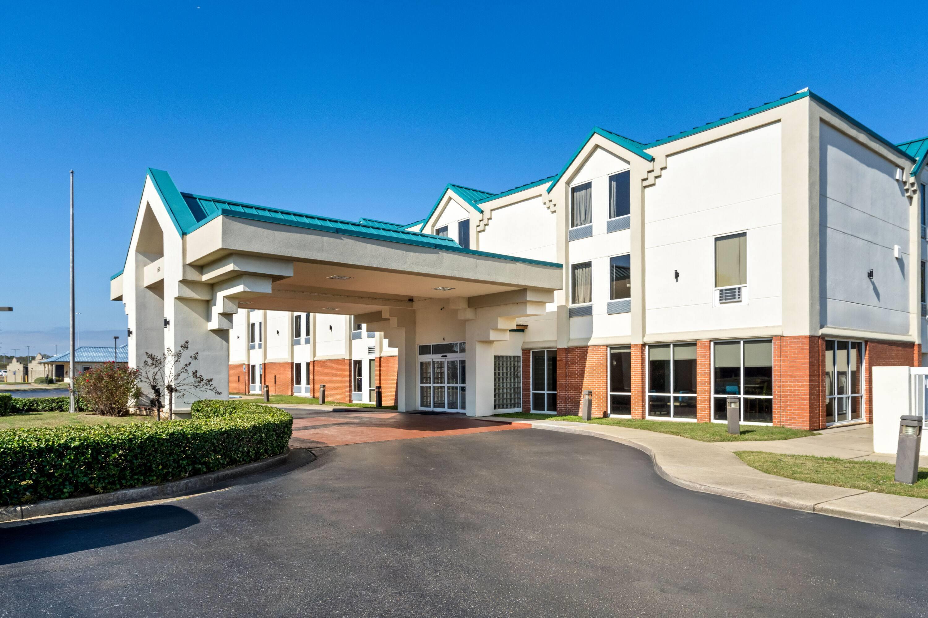 Exterior | Days Inn & Suites by Wyndham Ridgeland