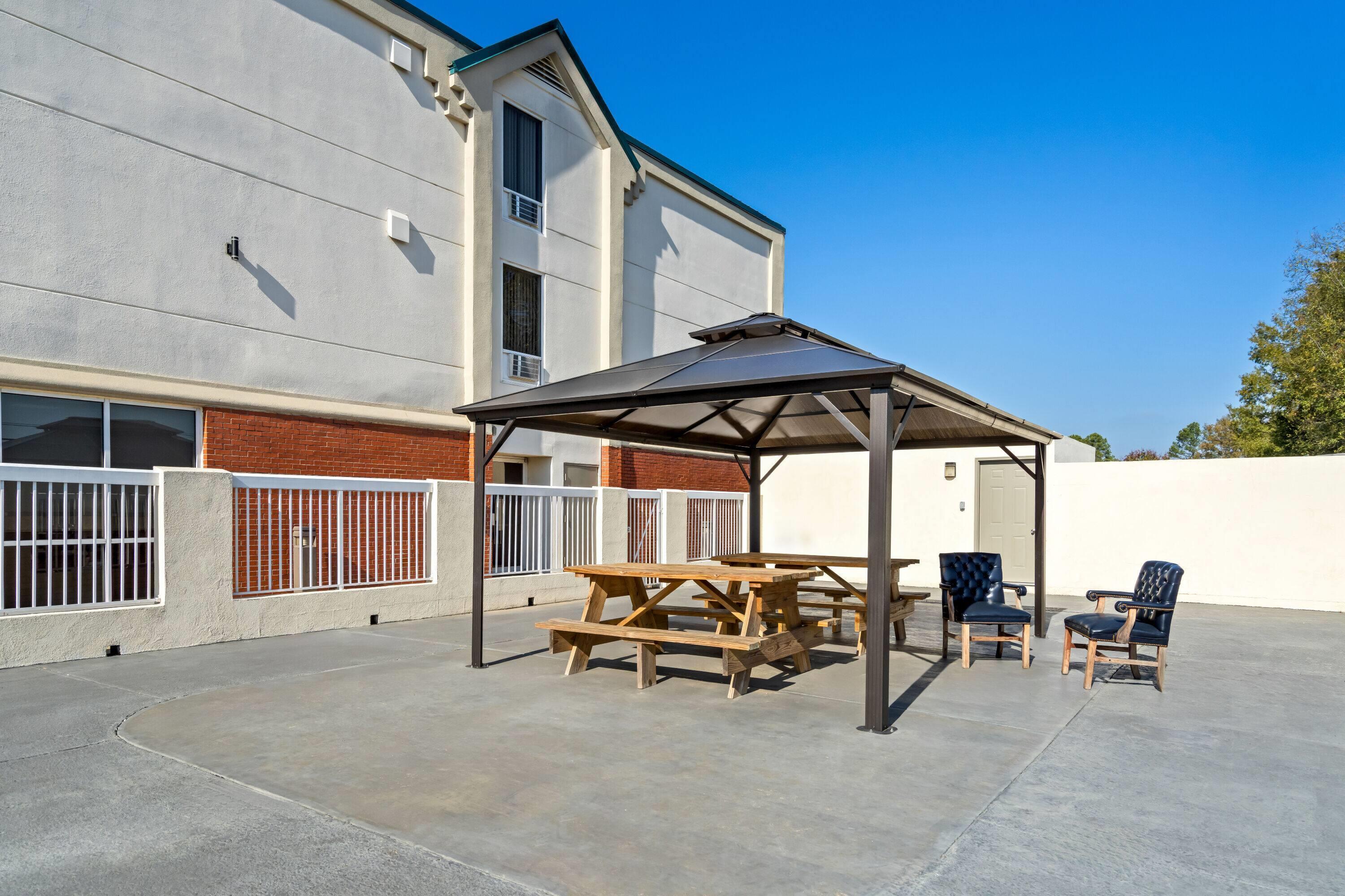 Property amenity | Days Inn & Suites by Wyndham Ridgeland