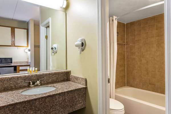  - Days Inn at the Beach Virginia Beach