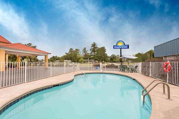 Pool - Days Inn Barnwell