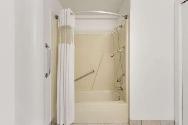  - Days Inn Lethbridge