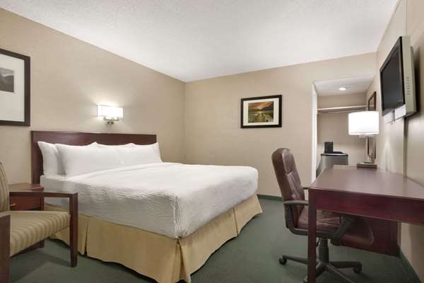  - Days Inn Lethbridge