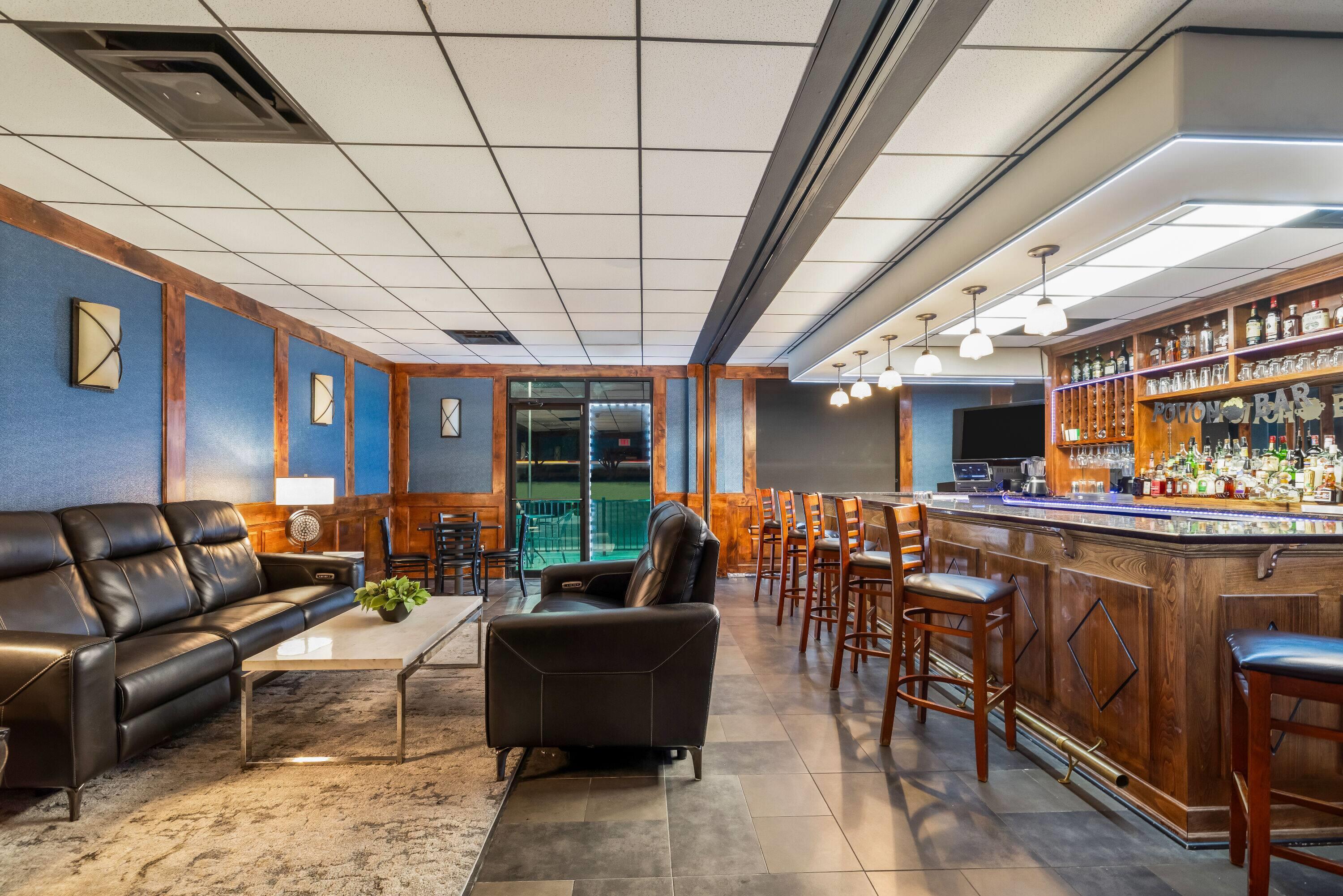 BarLounge | Wingate by Wyndham - Round Rock