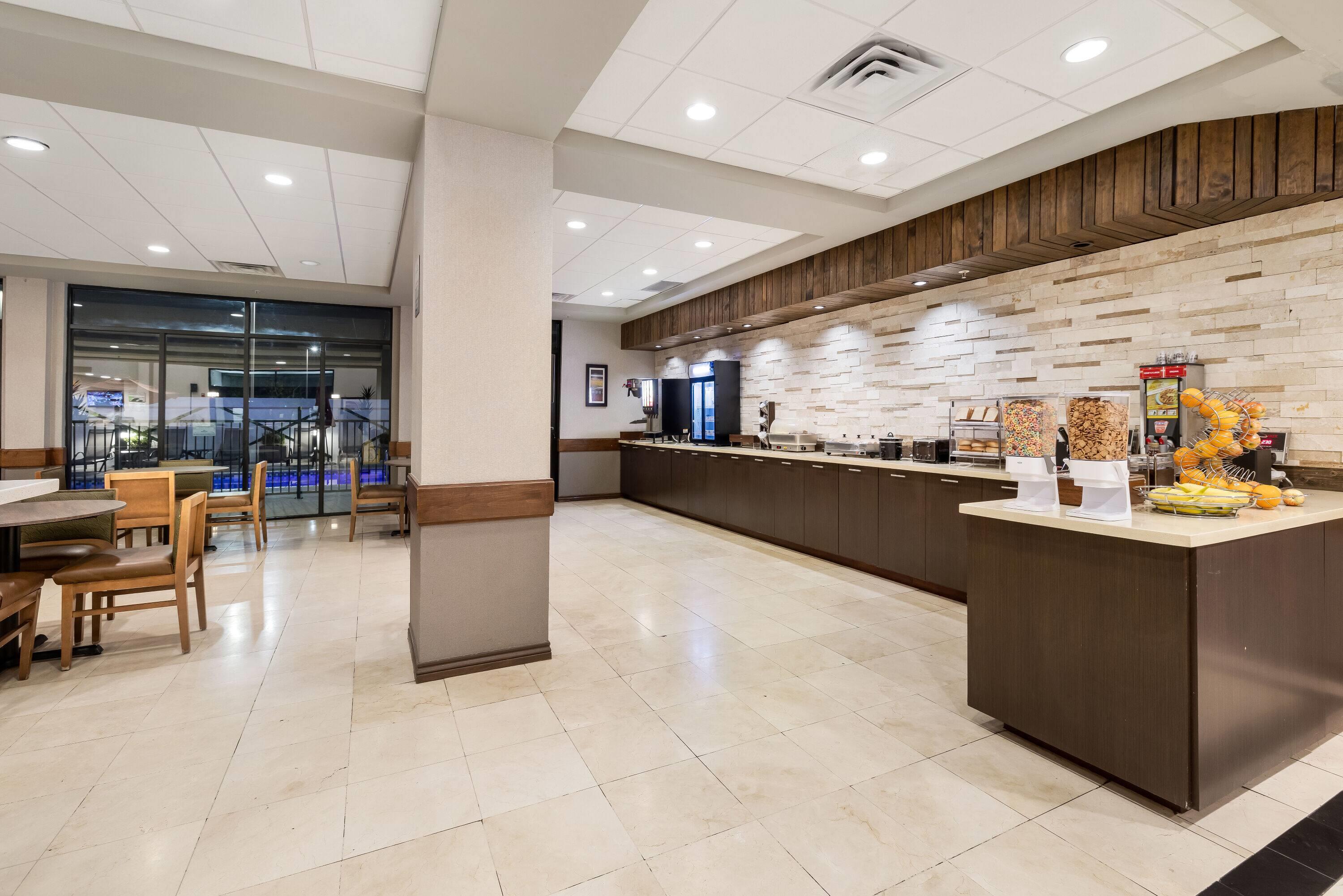 Breakfast Area | Wingate by Wyndham - Round Rock