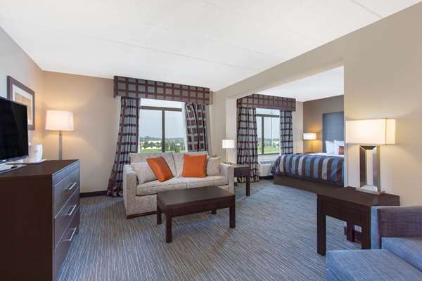 Suite - Wingate by Wyndham Mechanicsburg - I-76, Exit 236