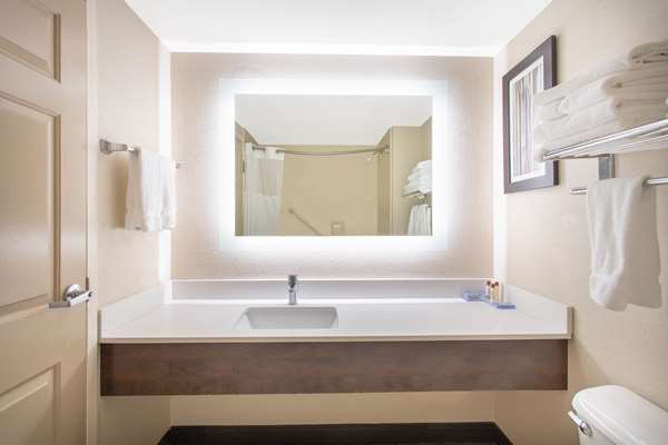  - Wingate by Wyndham Mechanicsburg - I-76, Exit 236