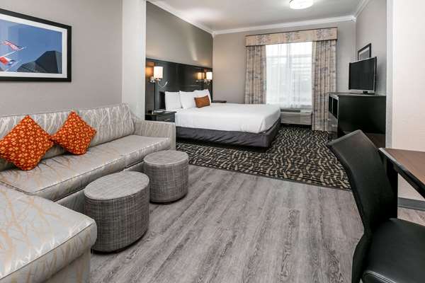  - Wingate by Wyndham Hotel Market Center Dallas