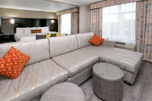  - Wingate by Wyndham Hotel Market Center Dallas