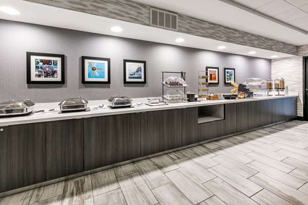  - Wingate by Wyndham Hotel Market Center Dallas