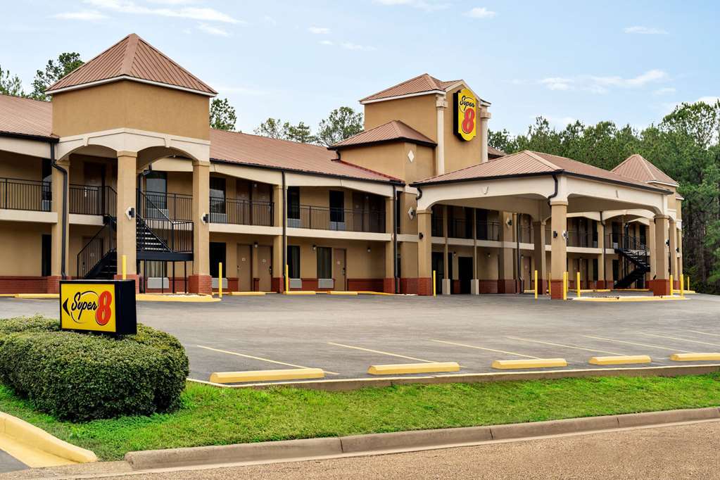 Super 8 Pearl/Jackson/East