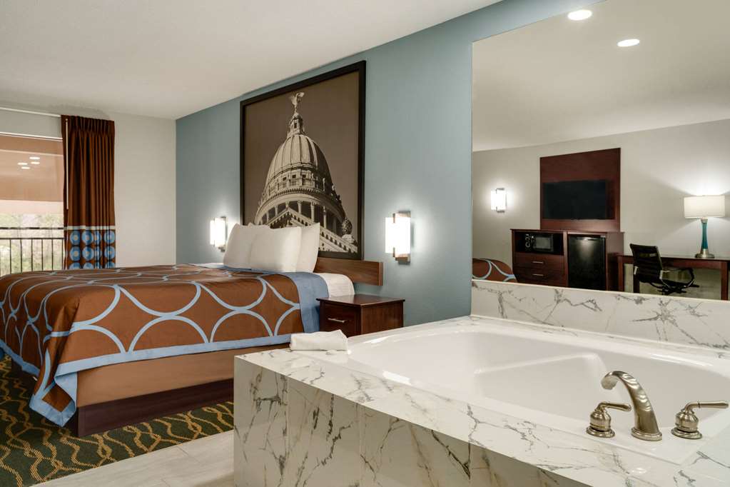 SUPER 8 BY WYNDHAM PEARL/JACKSON/EA-guestroom-Guest Room,Suite,On-Site.jpg