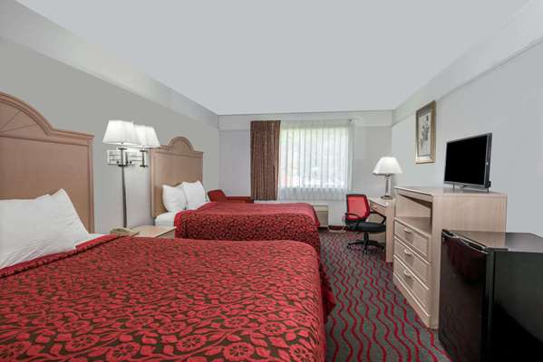  - Days Inn Airport Kansas City - I-29, Exit 12