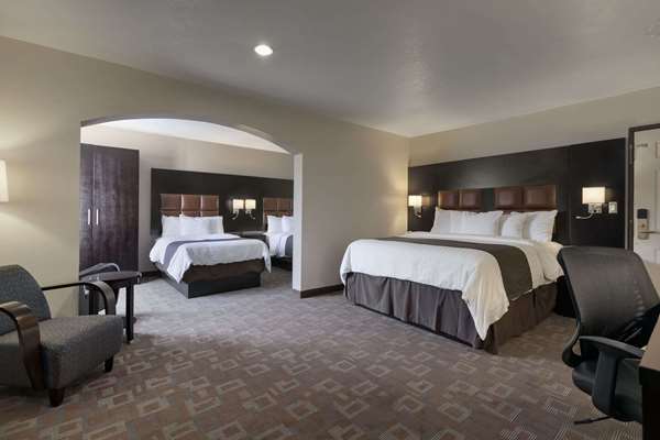 Suite - Days Inn Downey