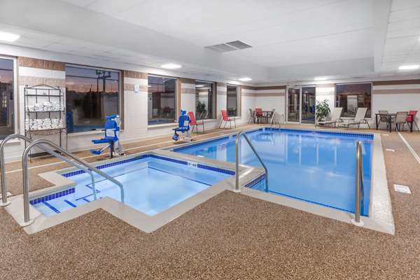 Pool - Wingate by Wyndham Joliet - I-55, Exit 253