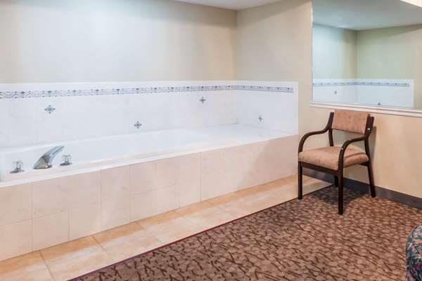  - Wingate by Wyndham Joliet - I-55, Exit 253
