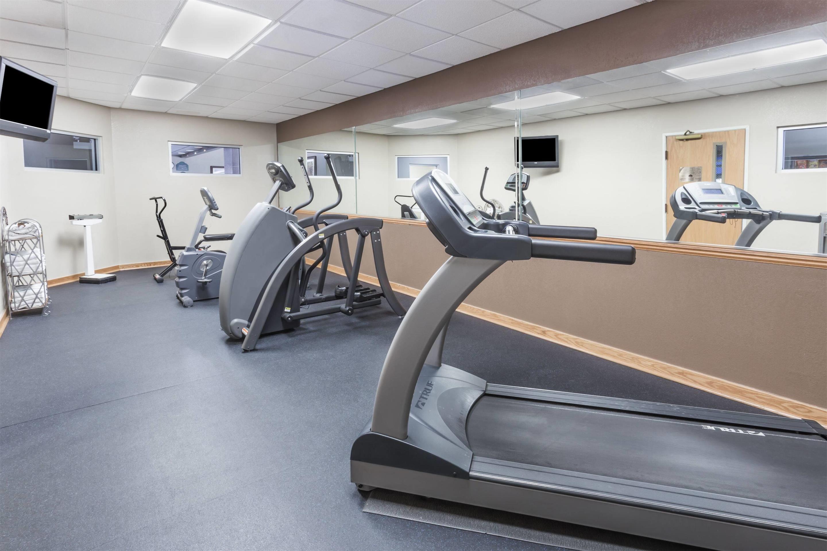 Fitness Center | Wingate by Wyndham - Joliet
