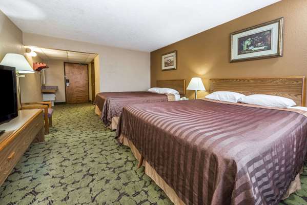  - Travelodge East Bloomington