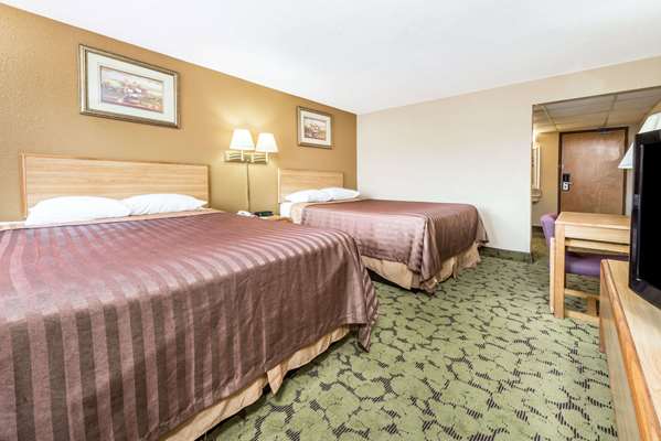  - Travelodge East Bloomington