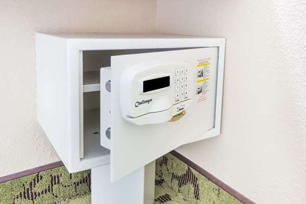  - Travelodge East Bloomington